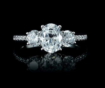 Discover custom engagement rings at Masterpiece Jewelry in Daytona Beach.